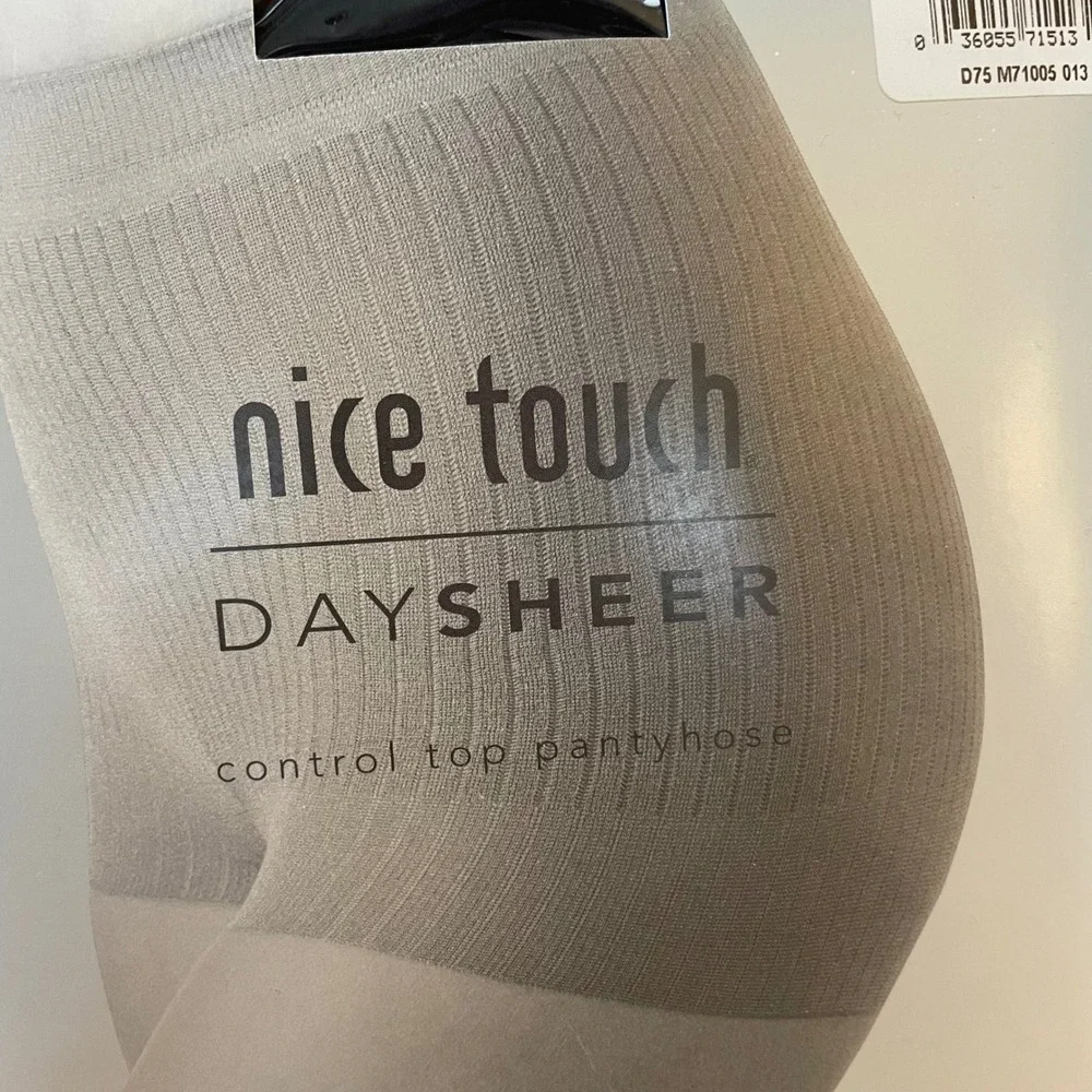 Hug Alon Nice Touch Daysheer Control Top Pantyhose Black, Off‎ Black sz E